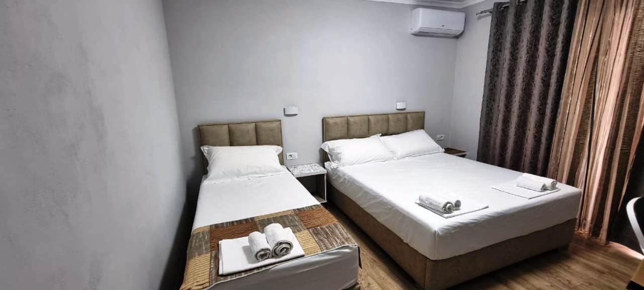 Aaa Apartment Berat Buitenkant foto