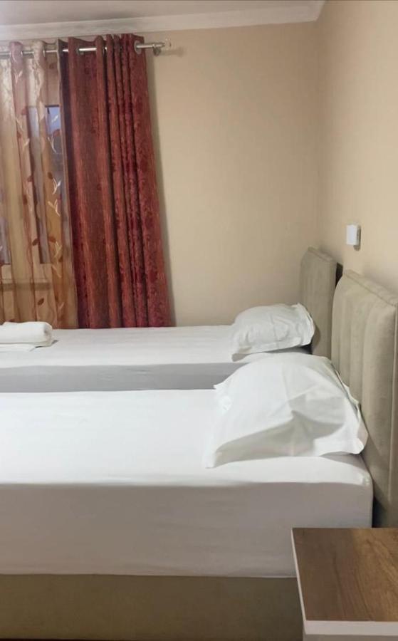 Aaa Apartment Berat Buitenkant foto