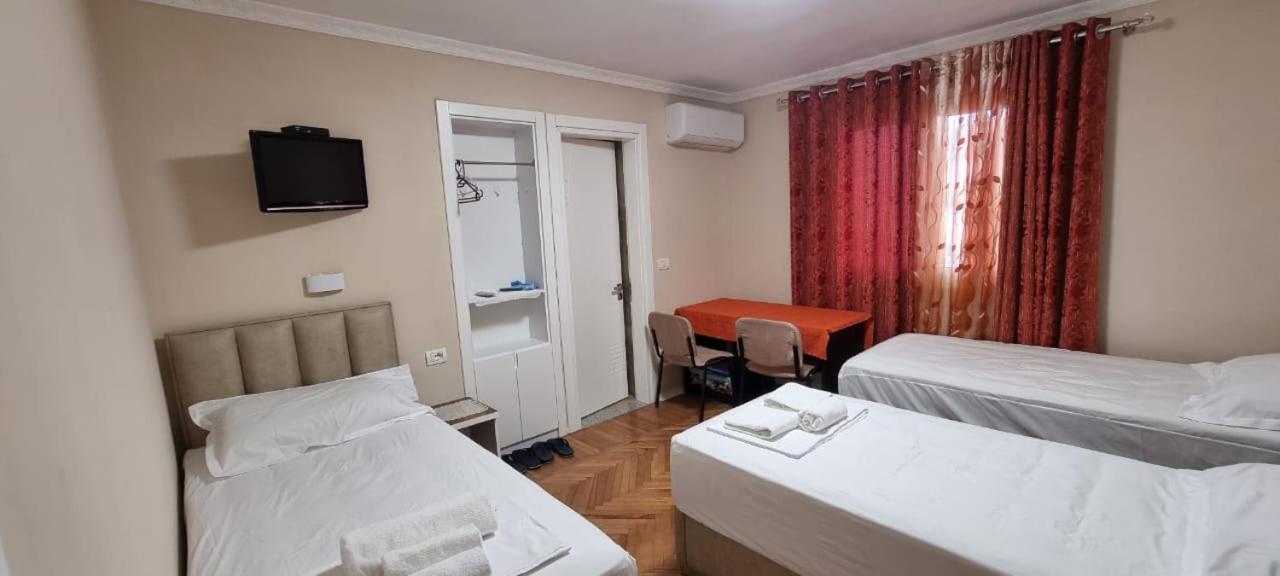 Aaa Apartment Berat Buitenkant foto